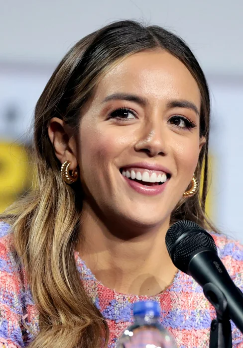 Retrato de Chloe Bennet