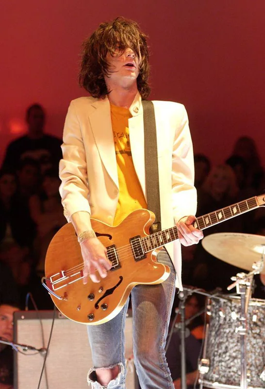 Retrato de Nick Valensi